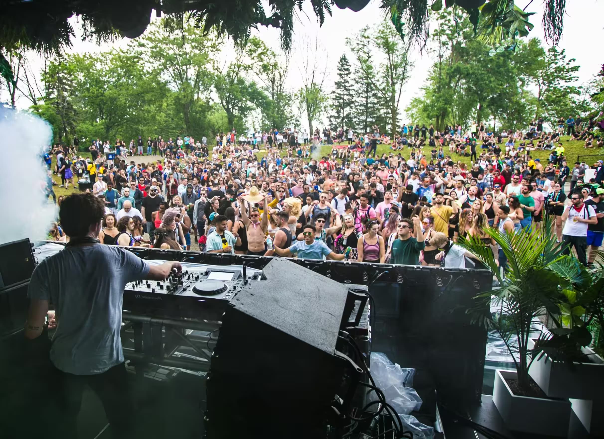 Picture of a DJ and a crowd